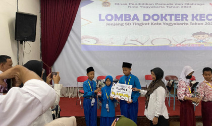 Dokter Junior Mujonta (DOKNITA) SD Muhammadiyah Jogokariyan Meraih Juara 1 Mewakili TP UKS Kemantren Mantrijeron dalam Lomba Dokter Kecil Tingkat Kota Yogyakarta